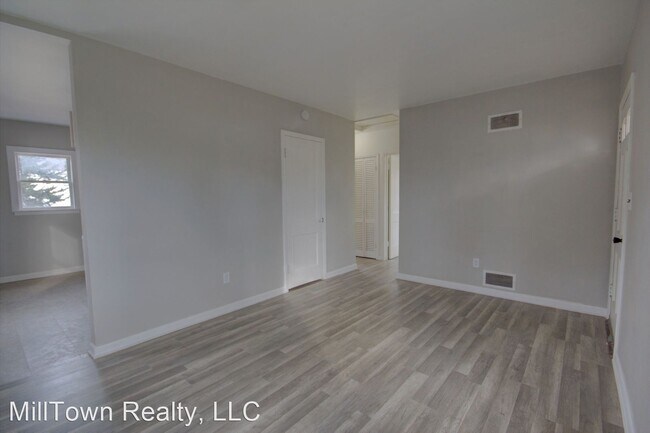 Building Photo - 2 br, 1 bath House - 3856 Johnson Ave