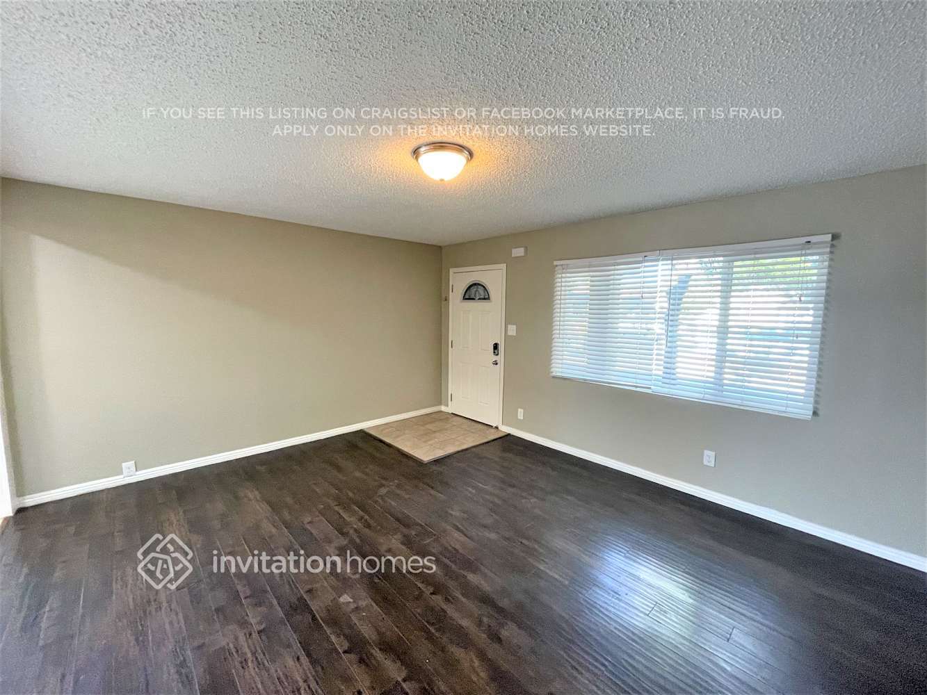 Building Photo - 9233 Kewen Ave