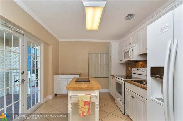Building Photo - 120 Cypress Club Dr