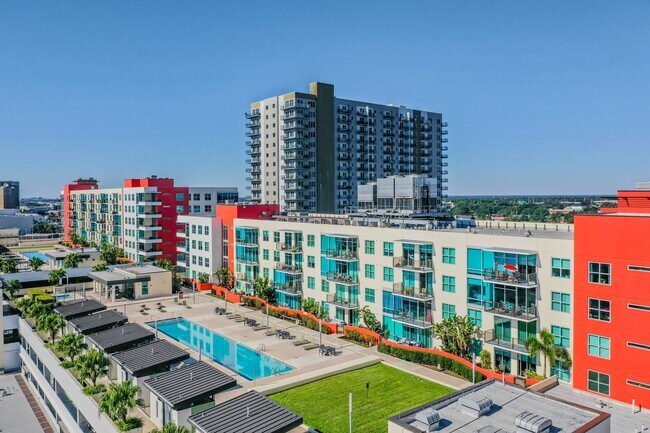 Building Photo - 1120 E Kennedy Blvd