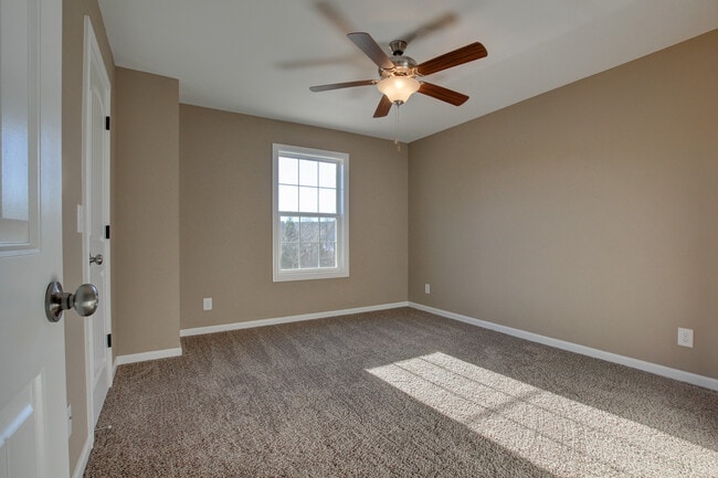 Building Photo - 991 Big Sky Dr