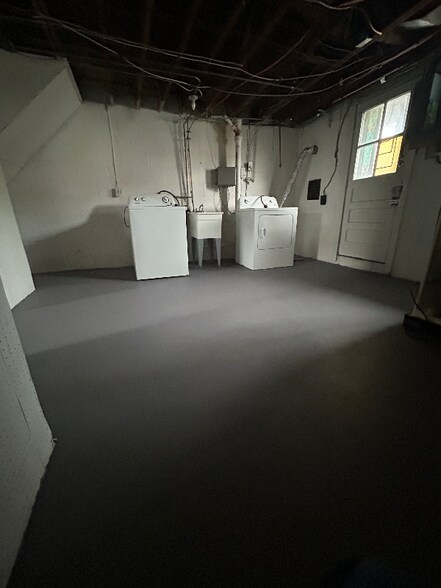 Building Photo - 1932 Penhall Rd