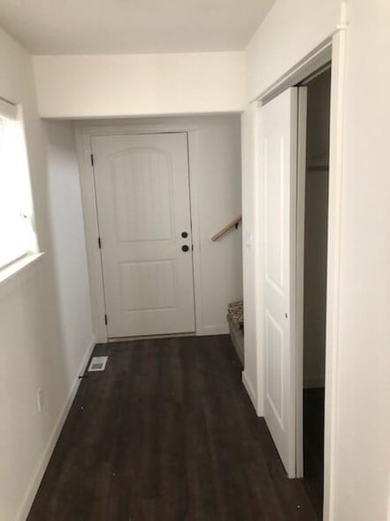 Building Photo - 1005 Clockworks Ln
