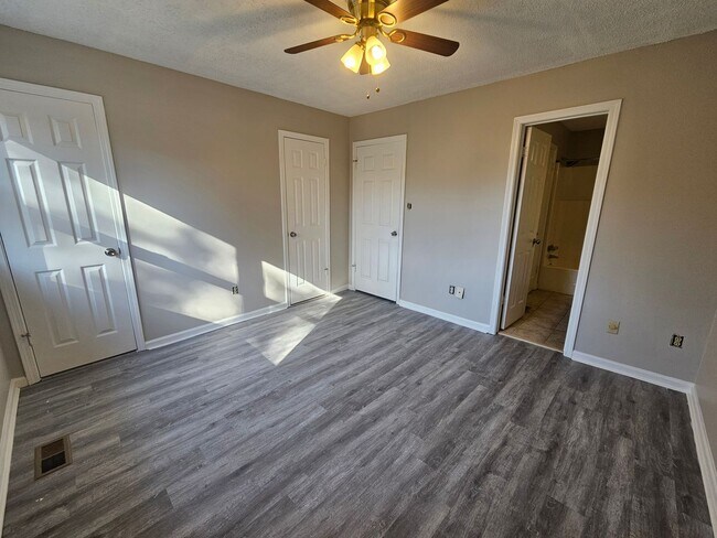 Building Photo - WESTERN BRANCH - RADCLIFFE MEADOWS