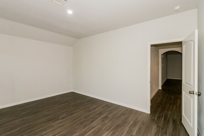 Building Photo - 5462 Plantation Forest Dr