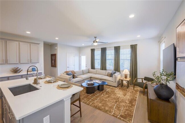 Building Photo - 622 Shallowford Rd