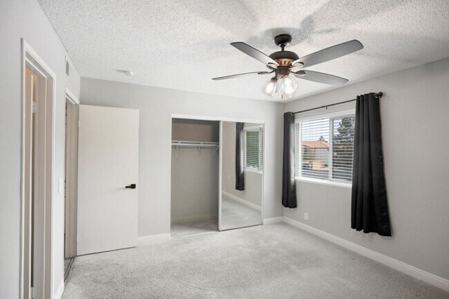 Building Photo - 3 Bedroom Remodeled Desert Shore Condo In Gated Community