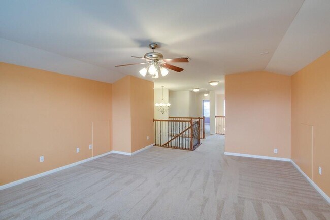 Building Photo - 14821 Fernhill Dr