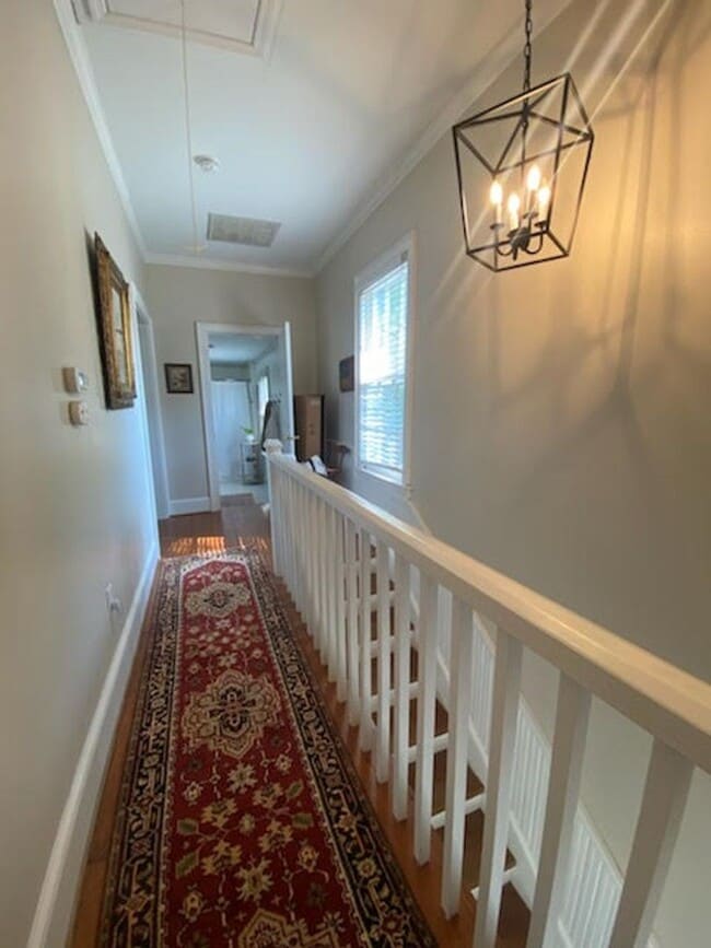 Building Photo - Beautiful historic 3BR/1.5BA Home in Downt...