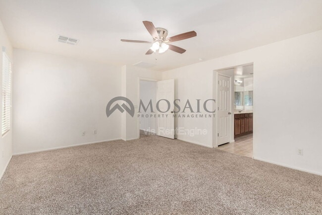 Building Photo - 904 E Euclid Ave