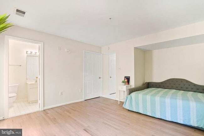 Building Photo - 9821 Tiffany Hill Ct