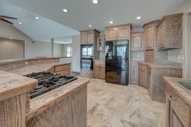 Building Photo - 117 Briarbrook Dr