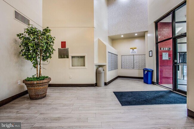 Building Photo - 8830 Piney Branch Rd