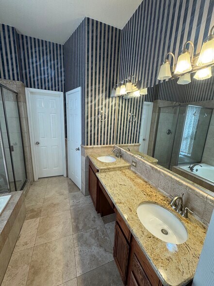 Building Photo - 5606 Allen Ln