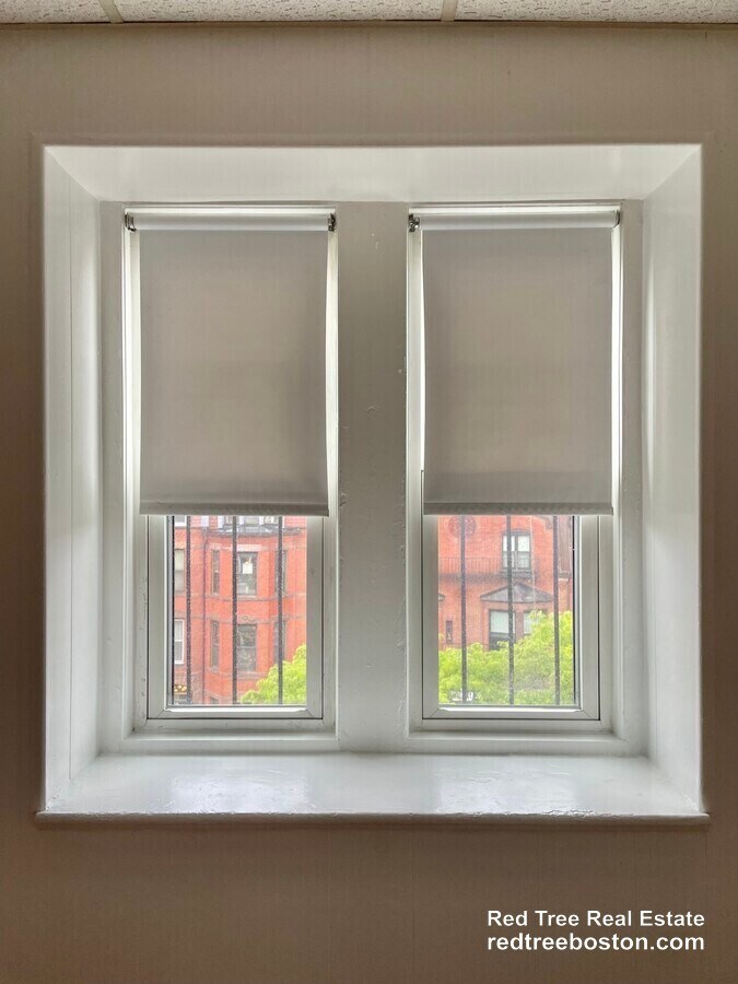 Building Photo - 272 Newbury St