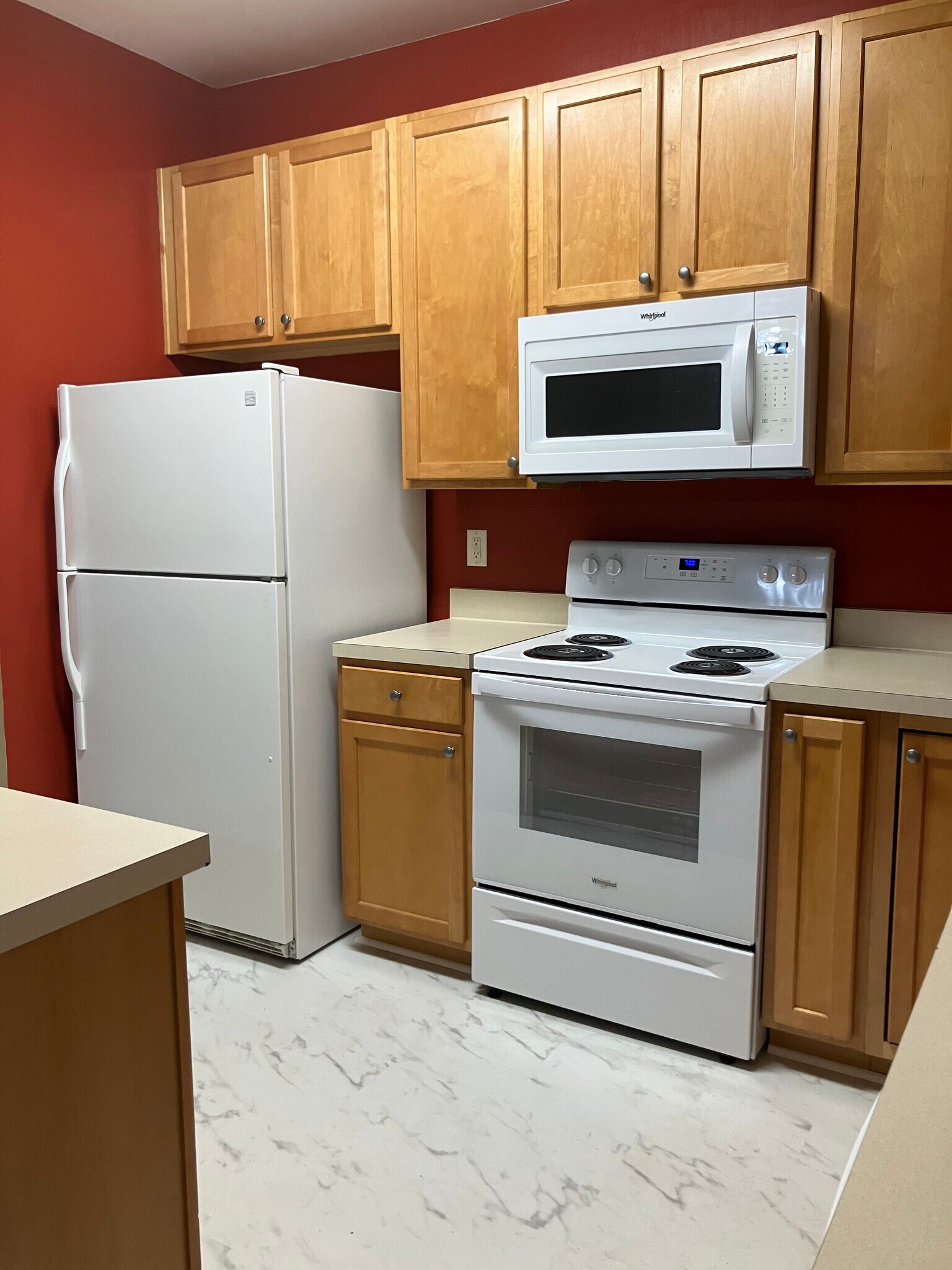 Kitchen Appliances - 1013 Goldmist Ln