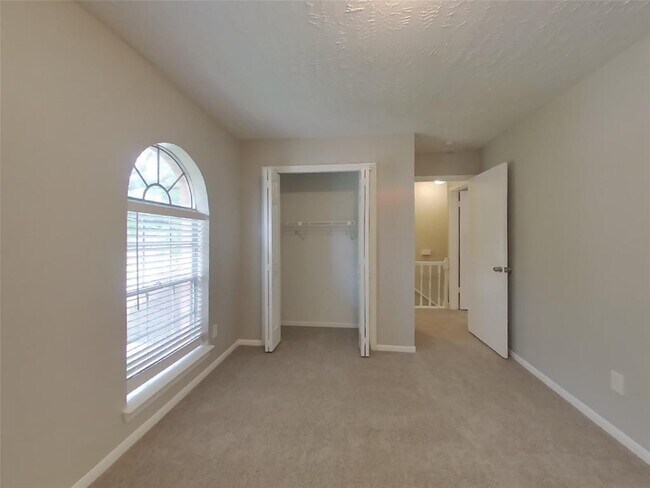 Building Photo - 14811 Cypress Ridge Dr