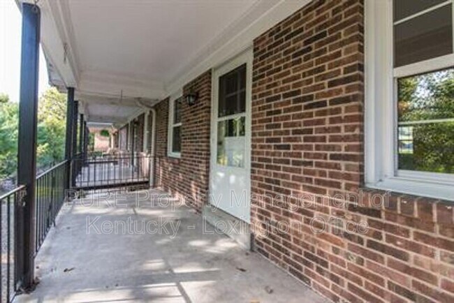 Building Photo - 459-120 Sycamore Ct