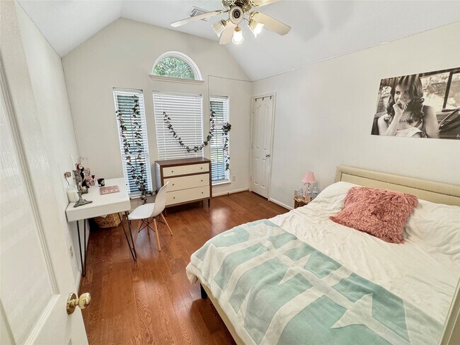 Building Photo - 62 N Abram Cir