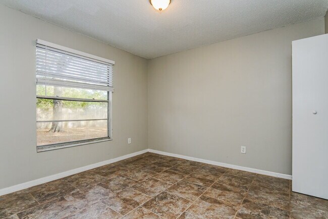 Building Photo - 1565 Quill Ct