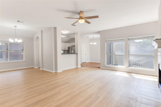 Building Photo - 927 Picadilly Dr