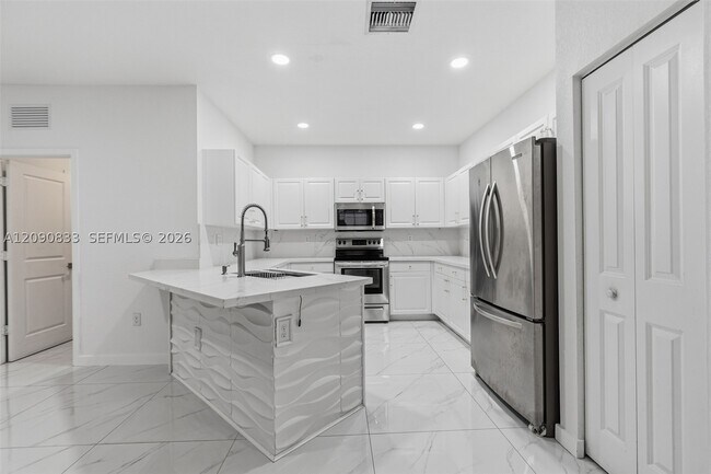 Building Photo - 24423 SW 118 Ave