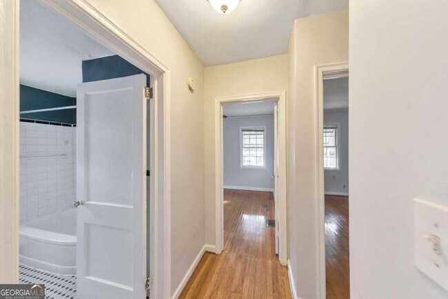 Building Photo - 60 Delmont Dr NE