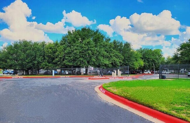 Primary Photo - 1720 Wells Branch Pkwy