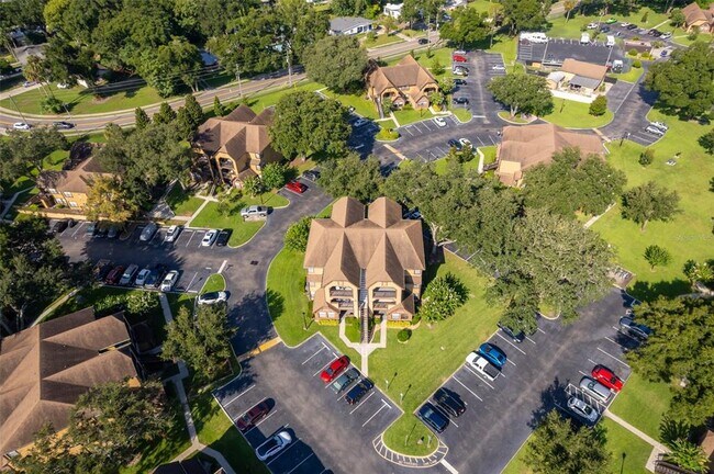 Building Photo - 360 Lakepointe Dr