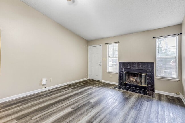 Building Photo - Upgraded 2x2 in great location AVAILABLE NOW