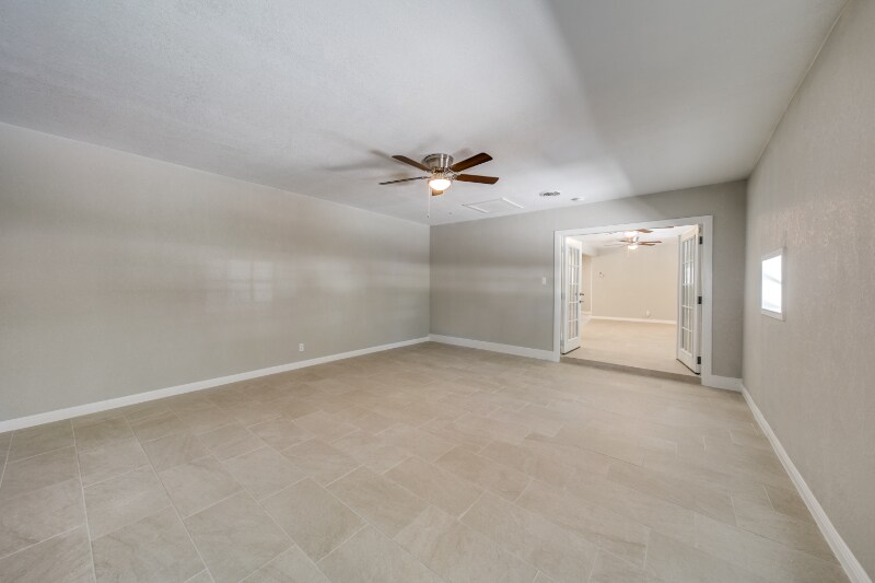 Building Photo - 315 Granada Dr