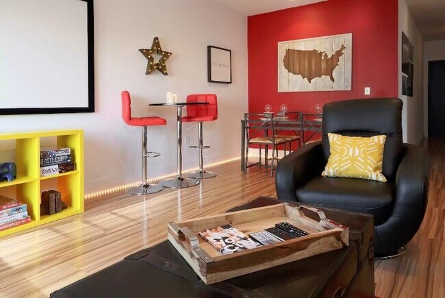 Building Photo - 4918 Park Ave