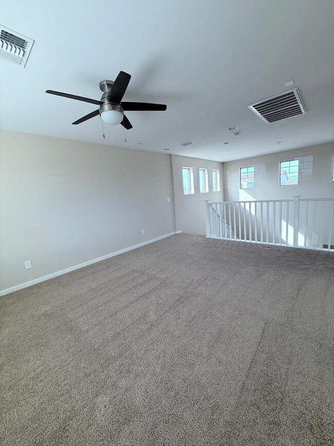 Building Photo - 9519 W Fallen Leaf Ln