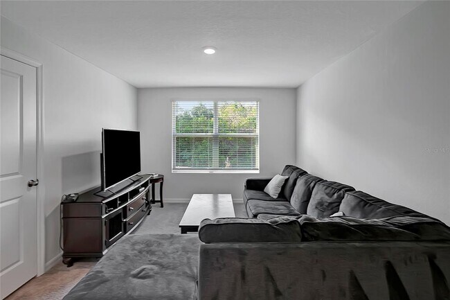 Building Photo - 7737 Rosewood Gdn Lp