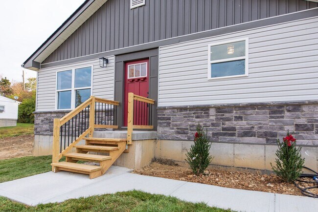 Building Photo - College Hill- New Construction! Stunning 3...