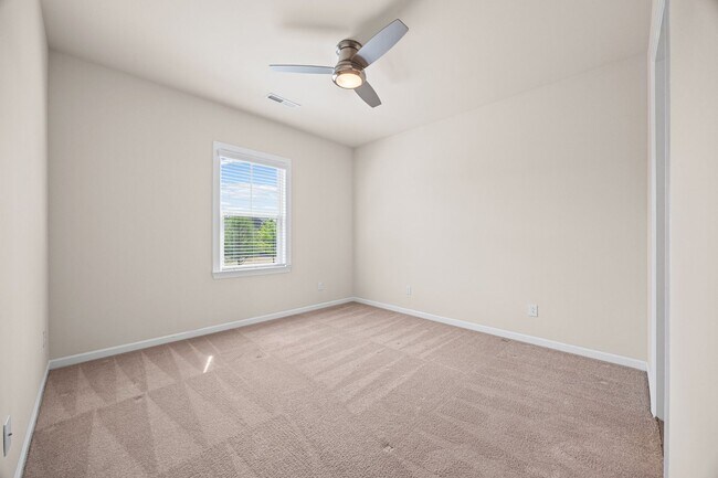 Building Photo - Stunning 4 bedrm, 3.5 Bath home in Chapel Cove of South Charlotte!