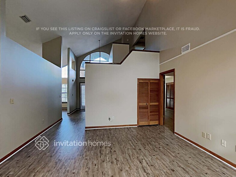 Building Photo - 908 Silver Leaf Pl