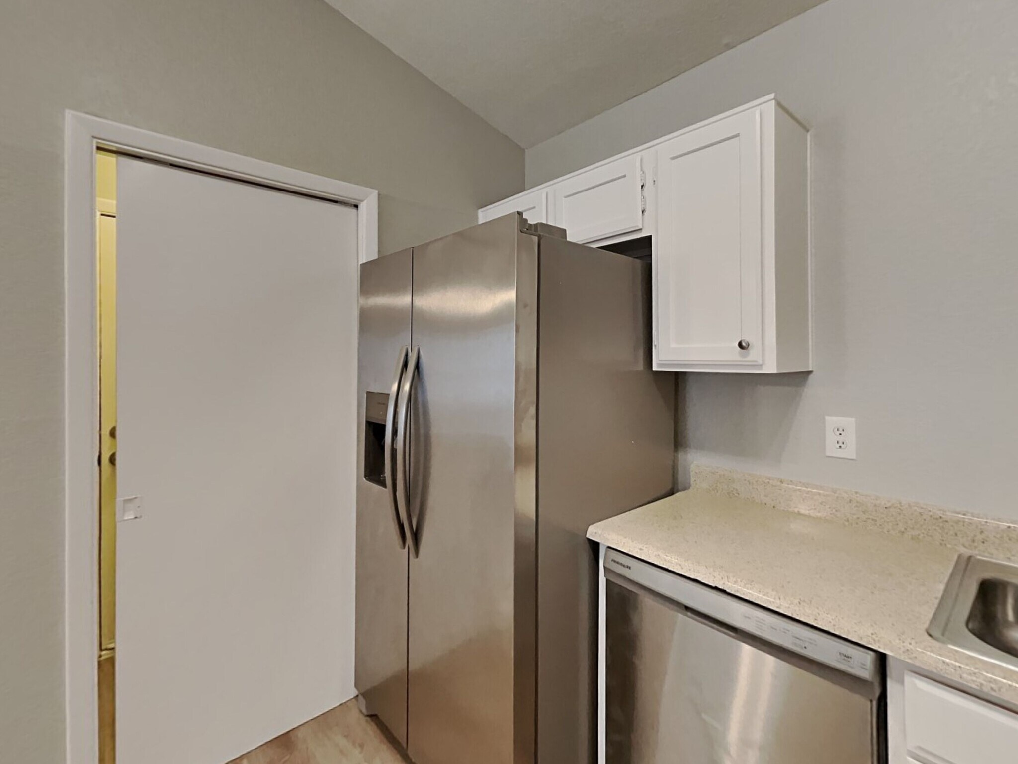 Building Photo - 7303 W Shaw Butte Dr