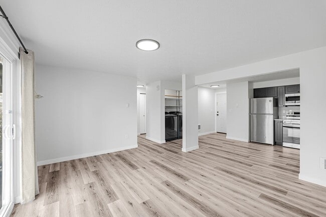 Building Photo - Newly Remodeled Mission Park Apartment!