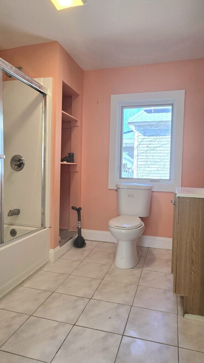 Building Photo - 106 Madison Ave