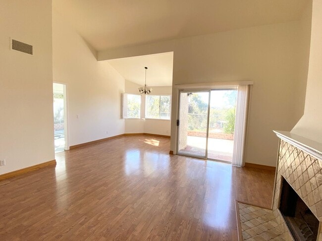 Building Photo - 3126 E Fox Run Way