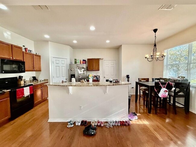 Building Photo - 9044 Aspen Hollow Pl