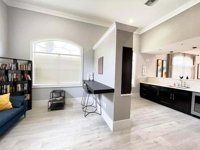 Building Photo - 9849 Baywinds Blvd