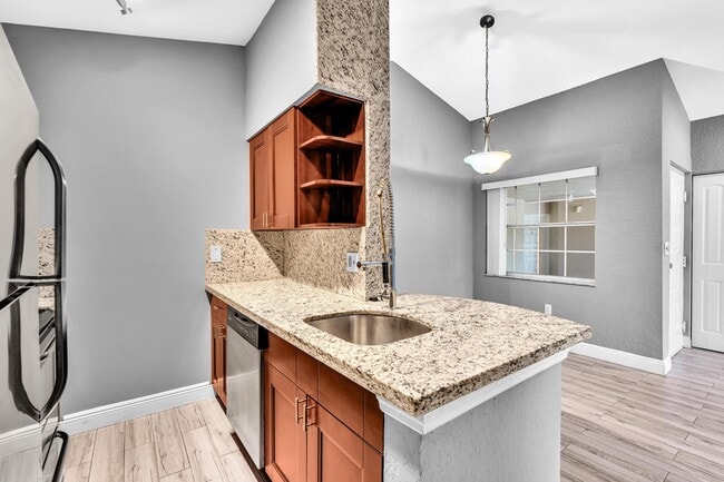 Building Photo - 2803 N Oakland Forest Dr