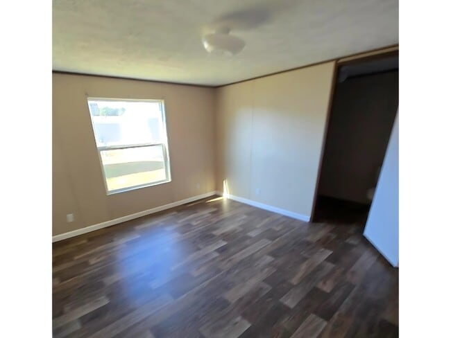 Building Photo - 308 Mark Rd