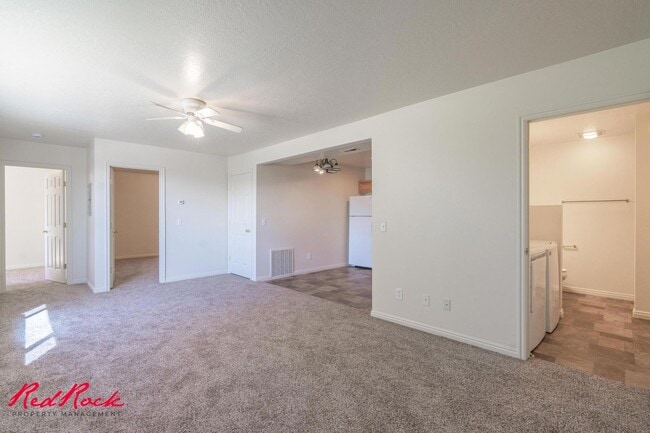 Building Photo - Enjoy Scenic Ivins Living – 3-Bed, 2-Bath ...
