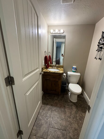 Building Photo - 336 W 200 S