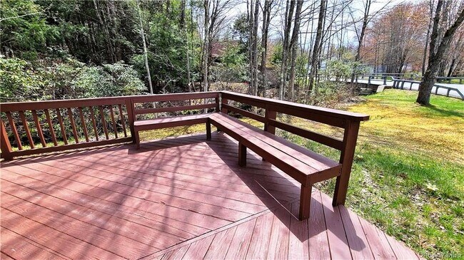 Building Photo - 52 Medallion Rd