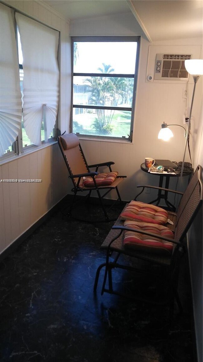 Building Photo - 134 Monaco Ct