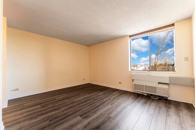 Building Photo - 75 Kristin Cir